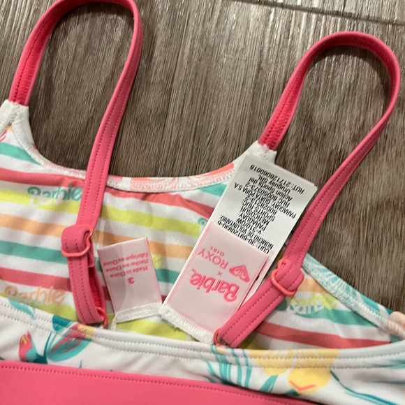 Roxy girls x Barbie Reversible Toddler Bikini! - Picture 9 of 10